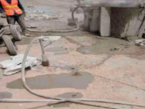 青海水泥混凝土路面板底注浆技术 路面脱空注浆整治方案