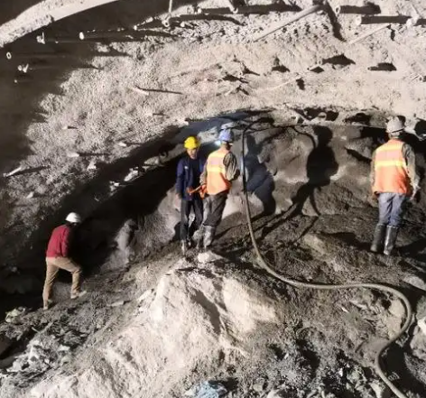 青海拱顶带模注浆料的施工流程及注意事项